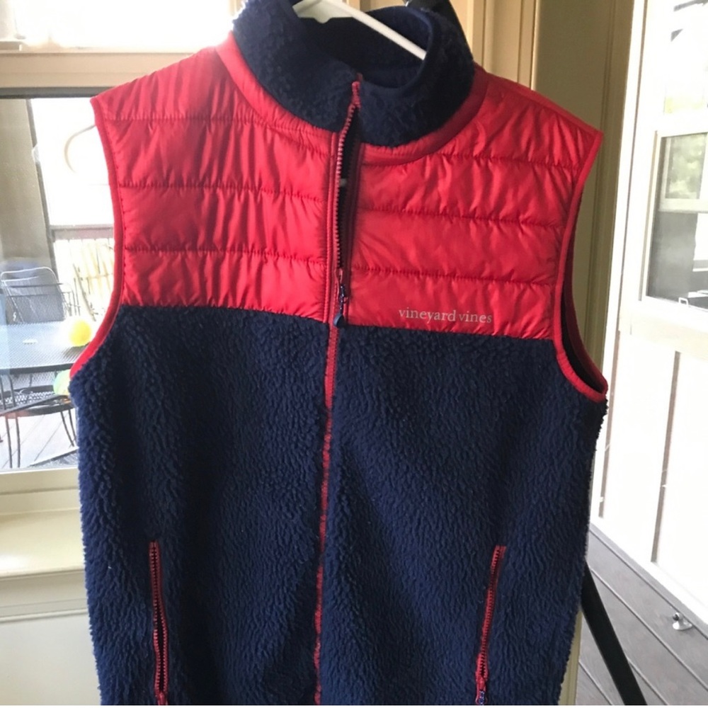 Vineyard vines fleece vest
